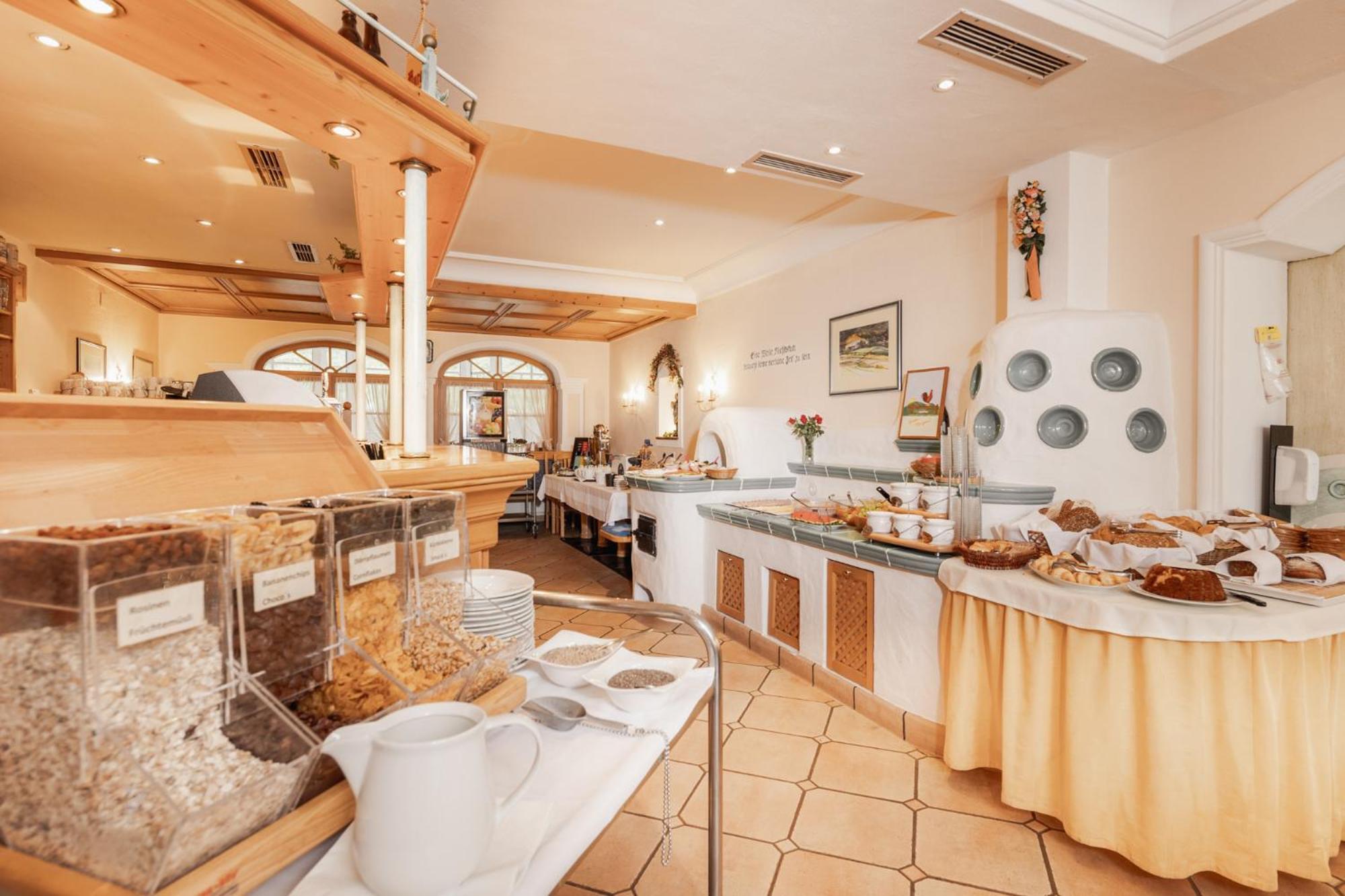 Landhotel Stofflerwirt Sankt Michael im Lungau Luaran gambar