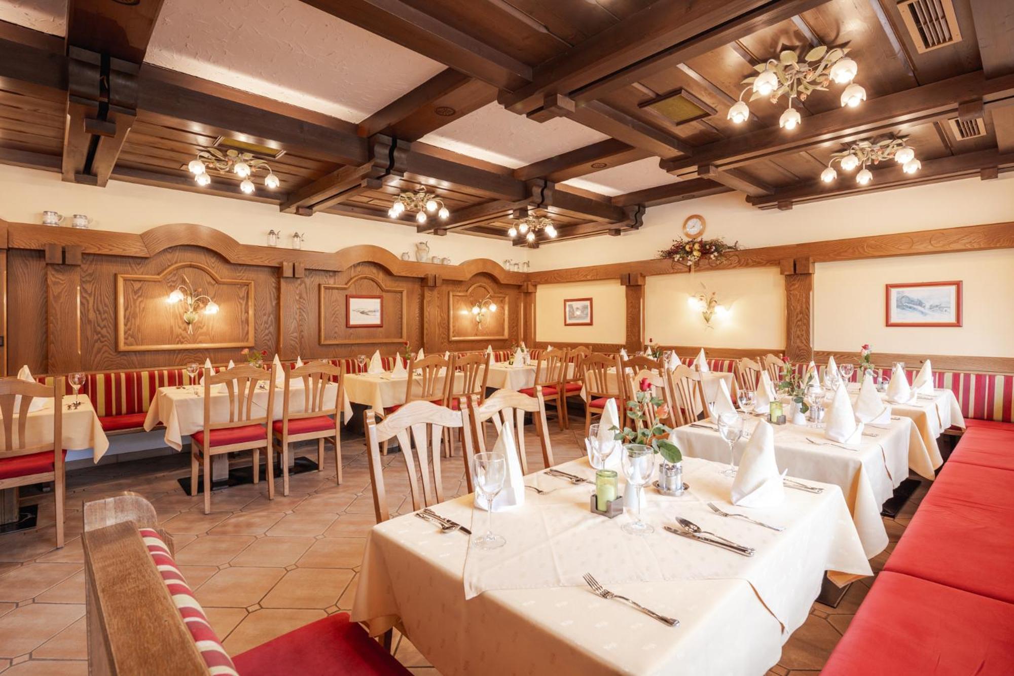 Landhotel Stofflerwirt Sankt Michael im Lungau Luaran gambar