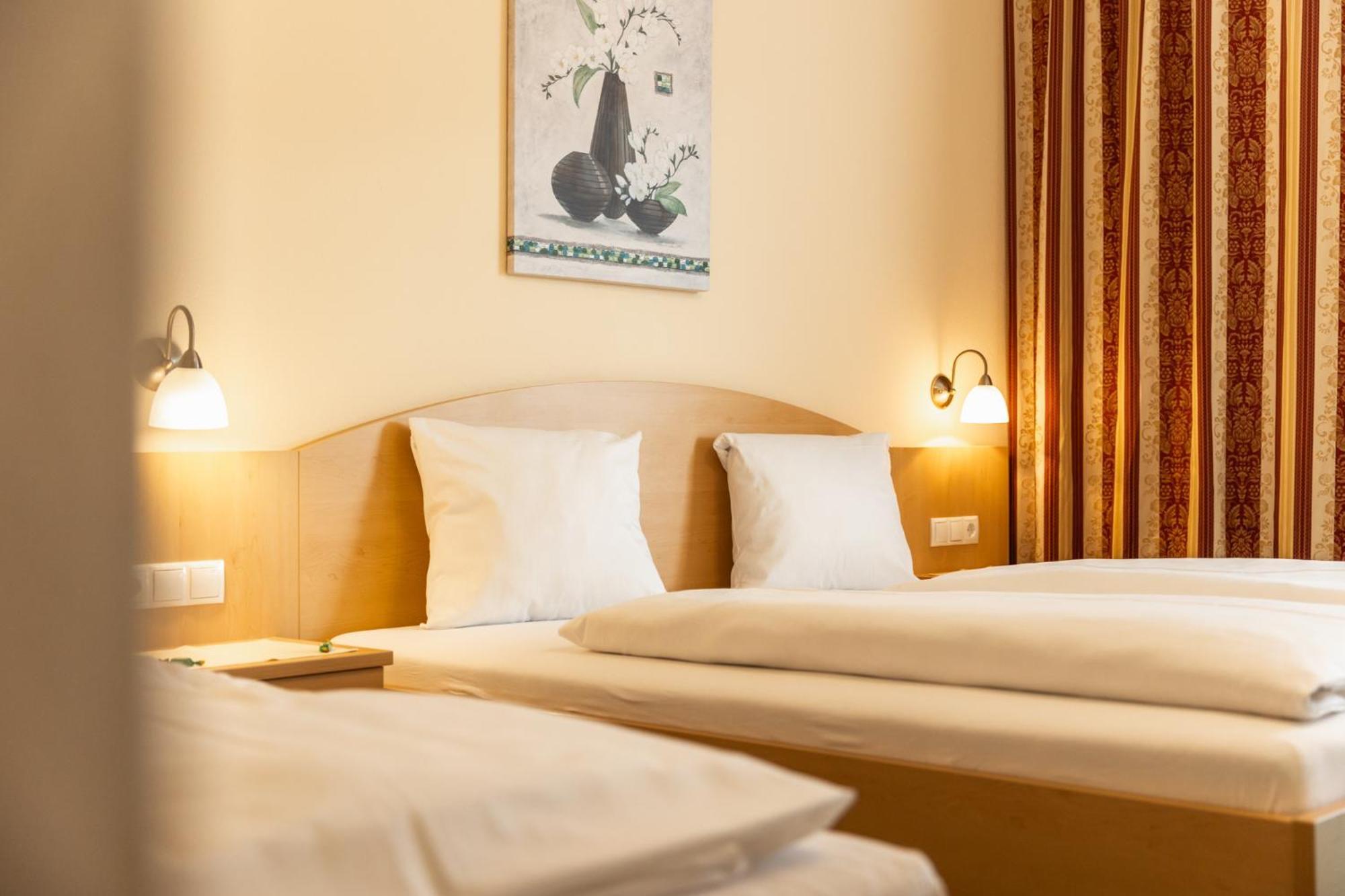 Landhotel Stofflerwirt Sankt Michael im Lungau Luaran gambar