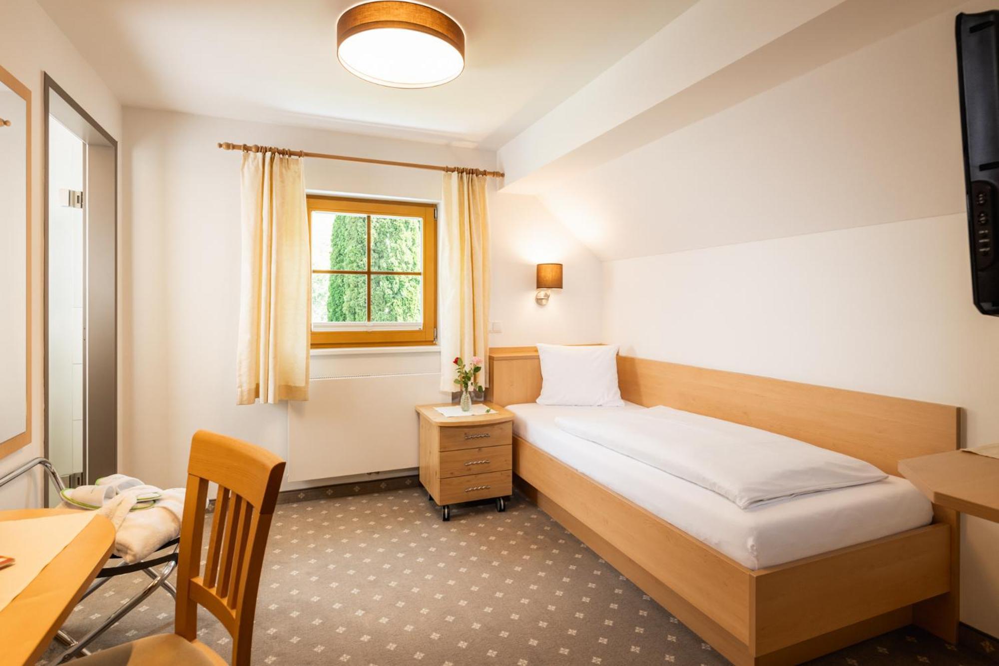 Landhotel Stofflerwirt Sankt Michael im Lungau Luaran gambar