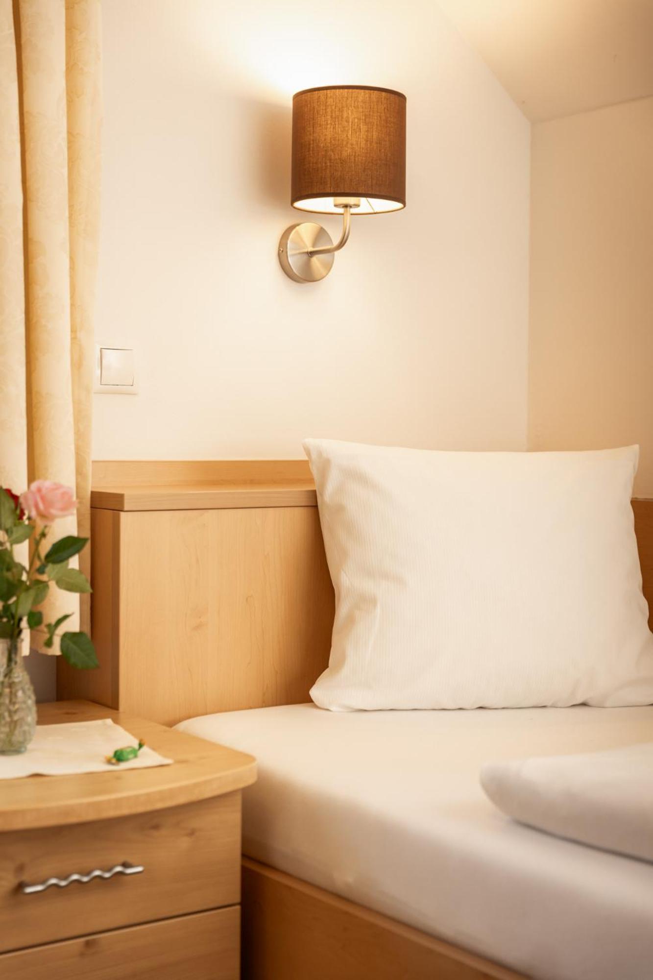 Landhotel Stofflerwirt Sankt Michael im Lungau Luaran gambar
