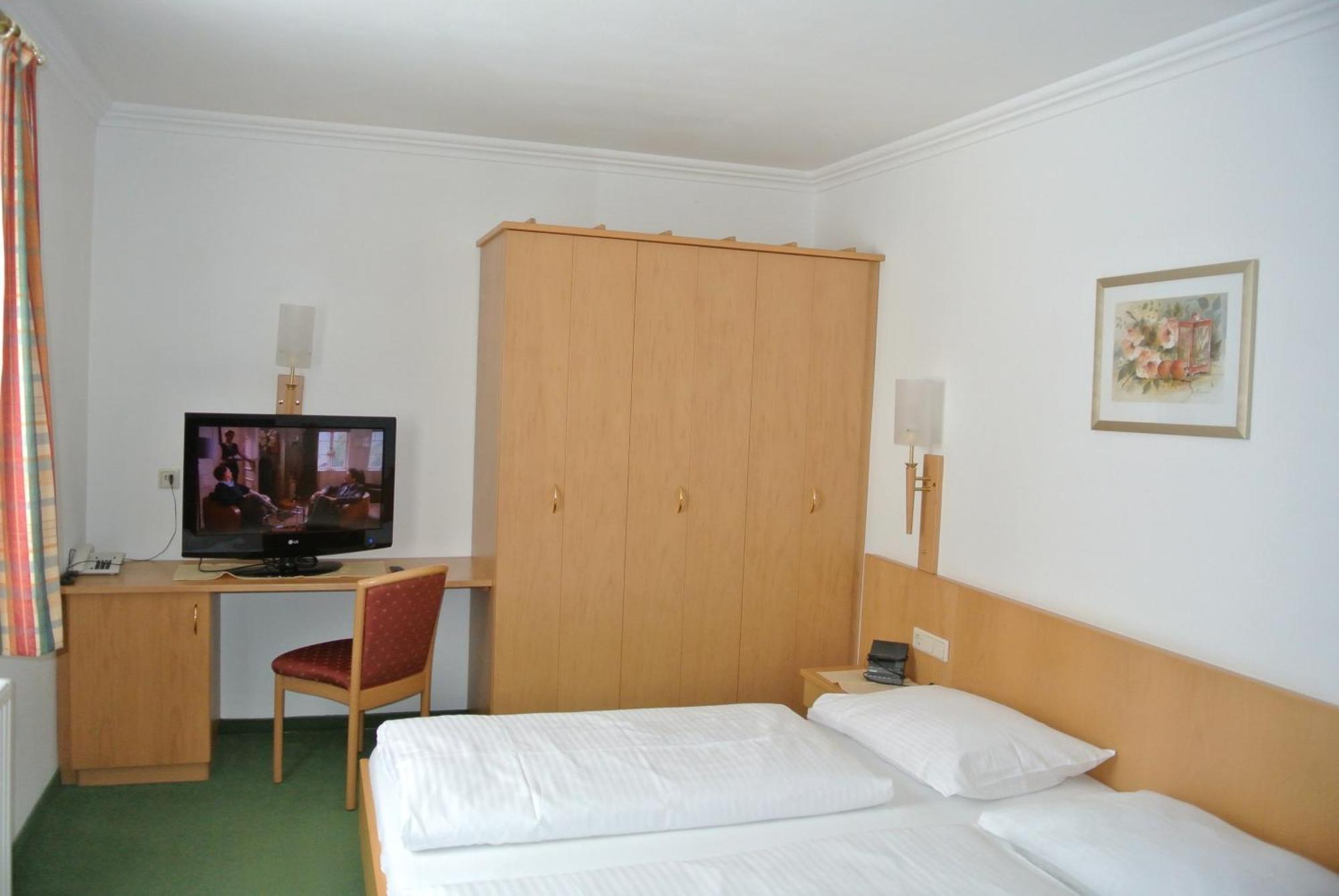 Landhotel Stofflerwirt Sankt Michael im Lungau Luaran gambar