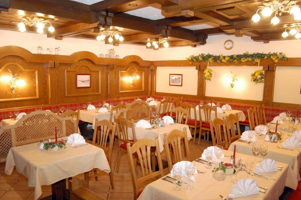 Landhotel Stofflerwirt Sankt Michael im Lungau Luaran gambar