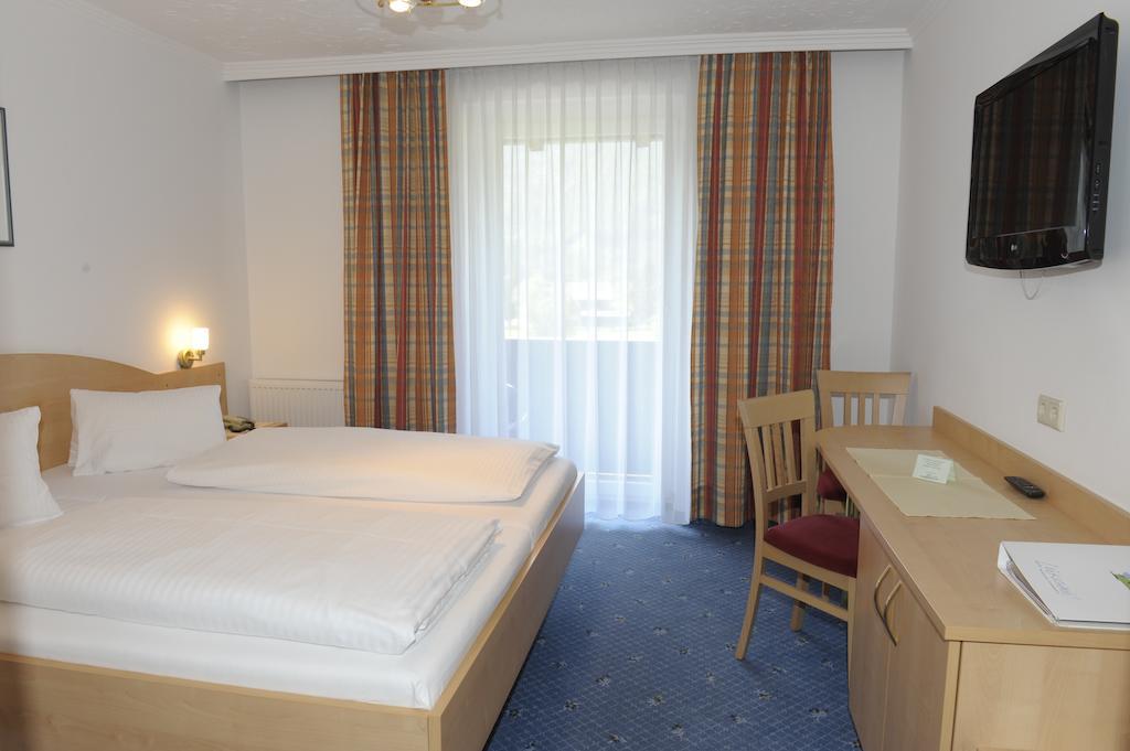 Landhotel Stofflerwirt Sankt Michael im Lungau Bilik gambar