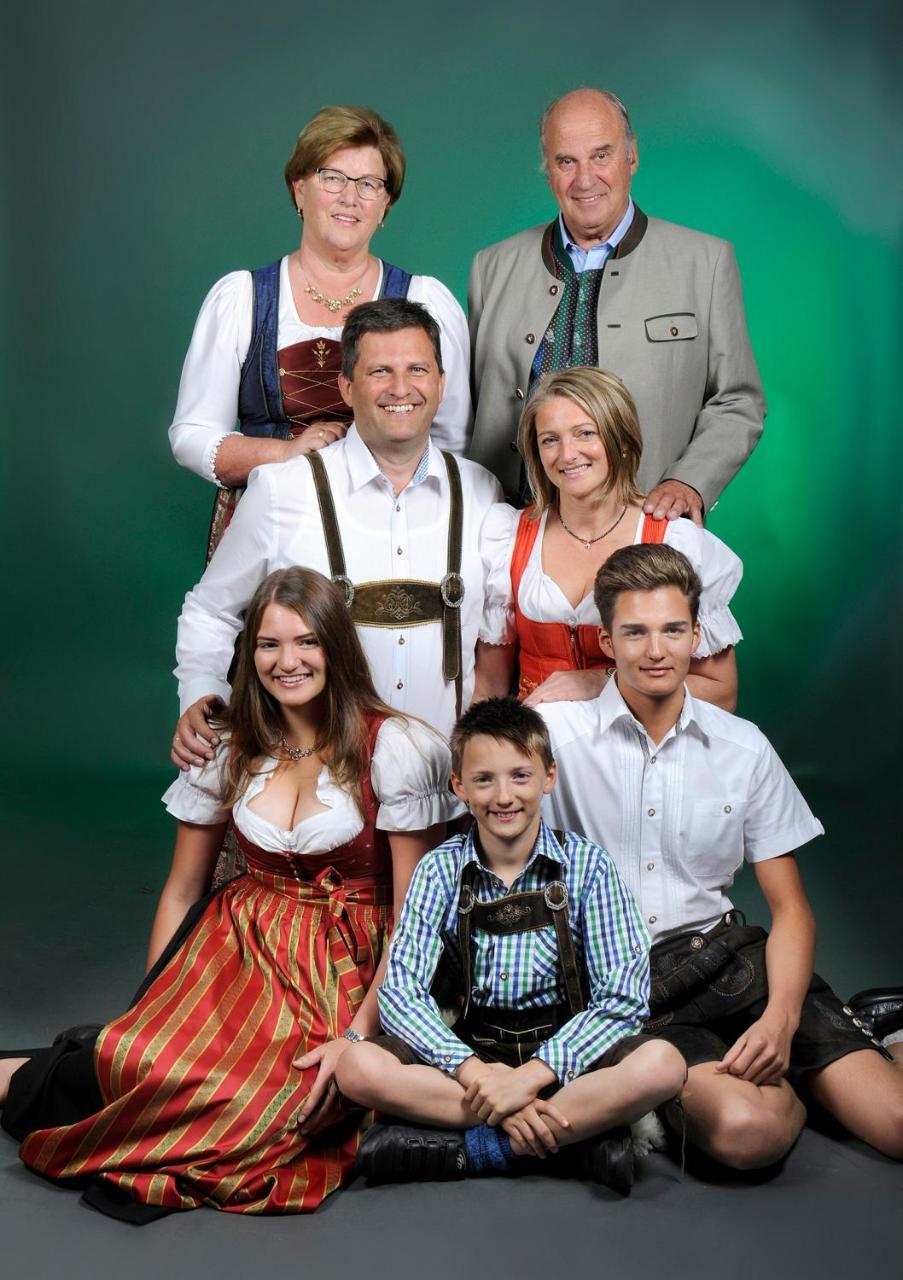 Landhotel Stofflerwirt Sankt Michael im Lungau Luaran gambar